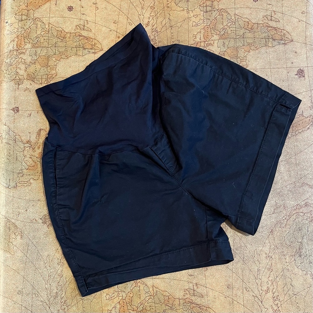 Old Navy black maternity shorts size 6